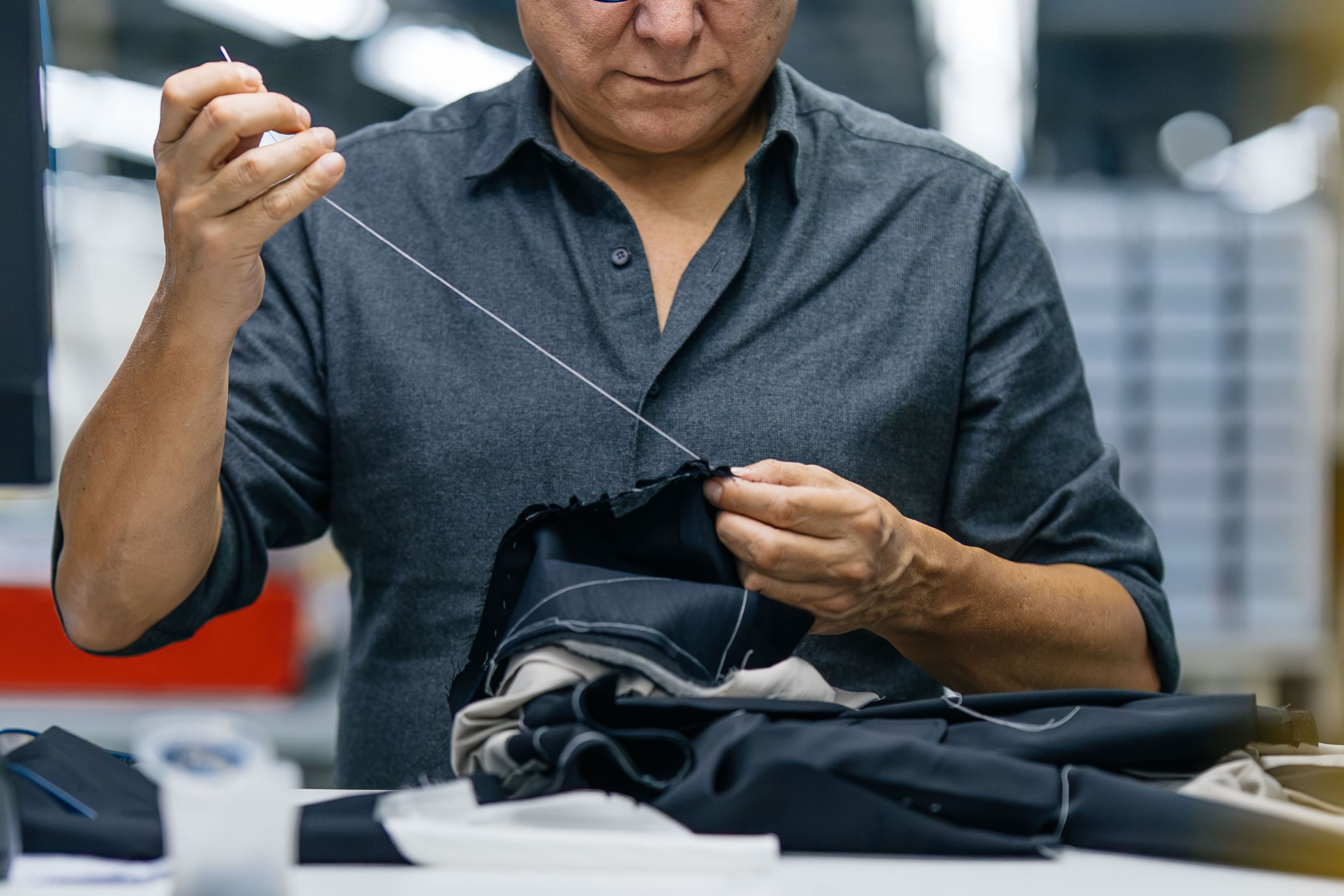 Tailor at work on the confection line